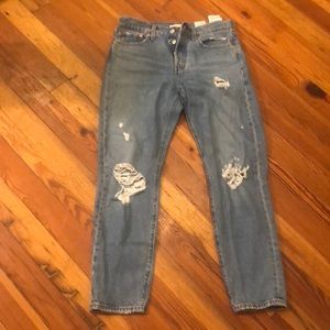 Levi wedgie jeans with rips